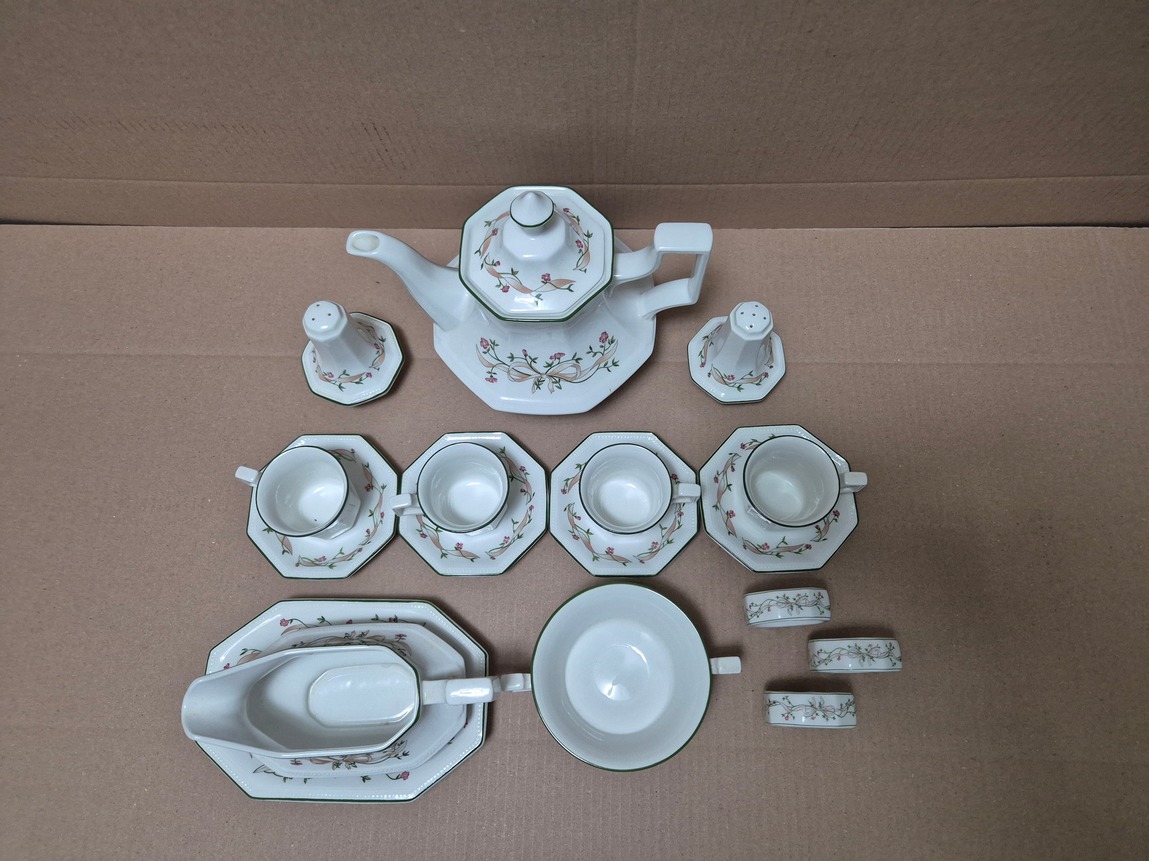 Johnson Brothers Eternal Beau vintage dinnerware from the 1980s featuring elegant floral patterns and classic design.