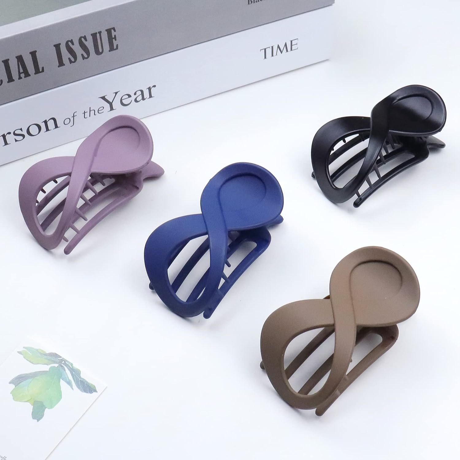 🦋✨ Elegant Geometric Butterfly Hair Claw Clip | Acrylic Non-Slip Grip | 4 Retro Colors ✨🦋 - Zeta Store