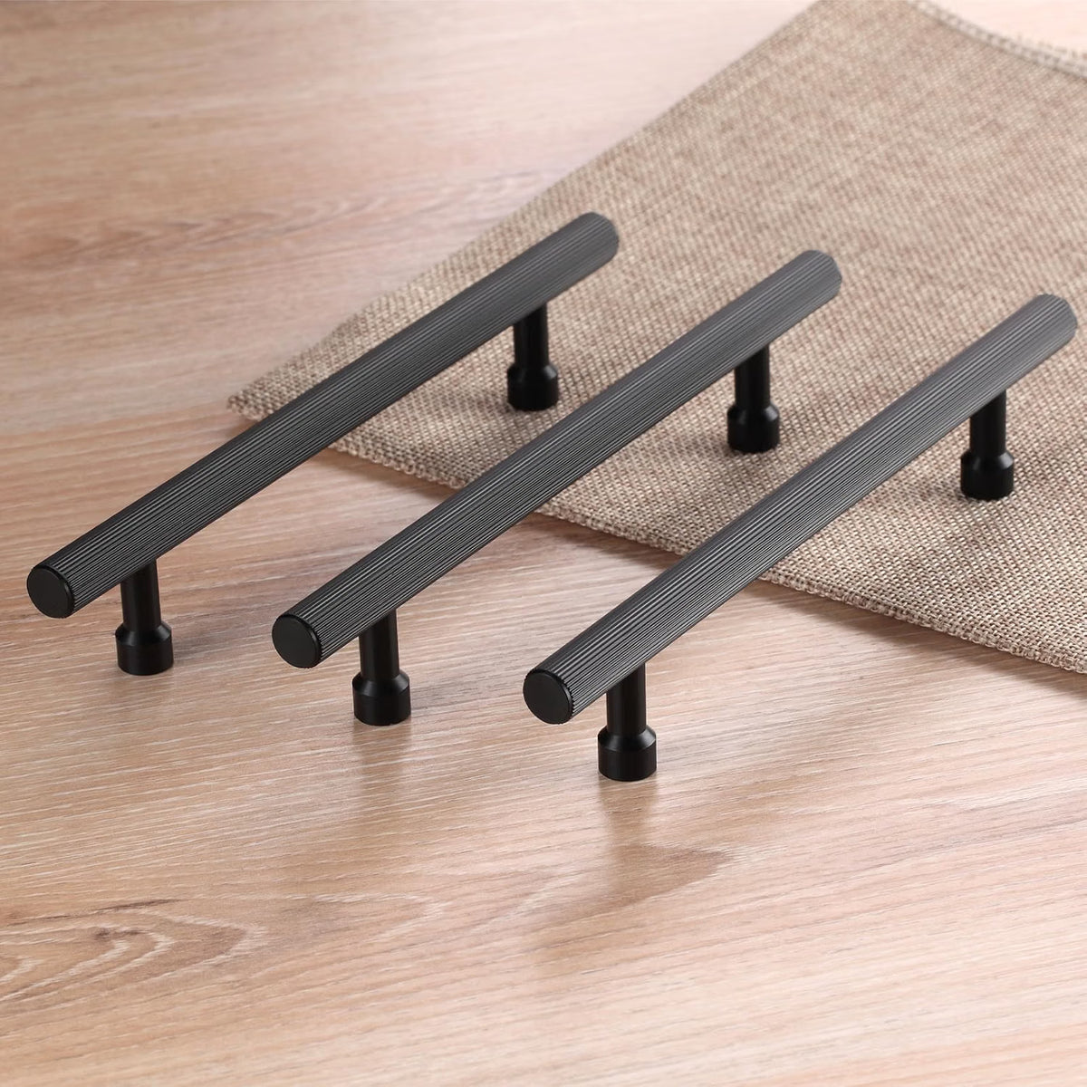 CILEYTION 10 Pack Black Kitchen Handles - 128mm Hole Spacing, 180mm Modern Knurled Cupboard Handles - Aluminium Cabinet Door & Drawer Pulls