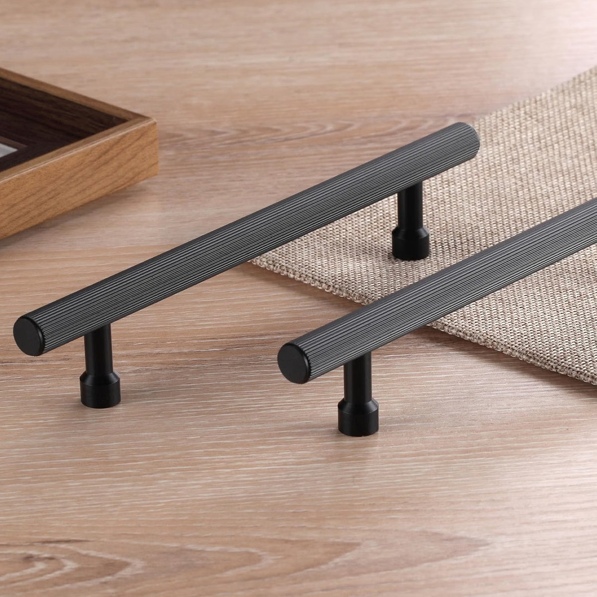 CILEYTION 10 Pack Black Kitchen Handles - 128mm Hole Spacing, 180mm Modern Knurled Cupboard Handles - Aluminium Cabinet Door & Drawer Pulls