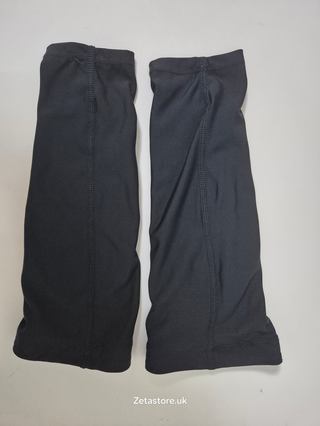 Football Shin Guards. Real Bargain - Honeycomb Anti-Collision Pads with Leg Guard Socks for Outdoor Sports Protection