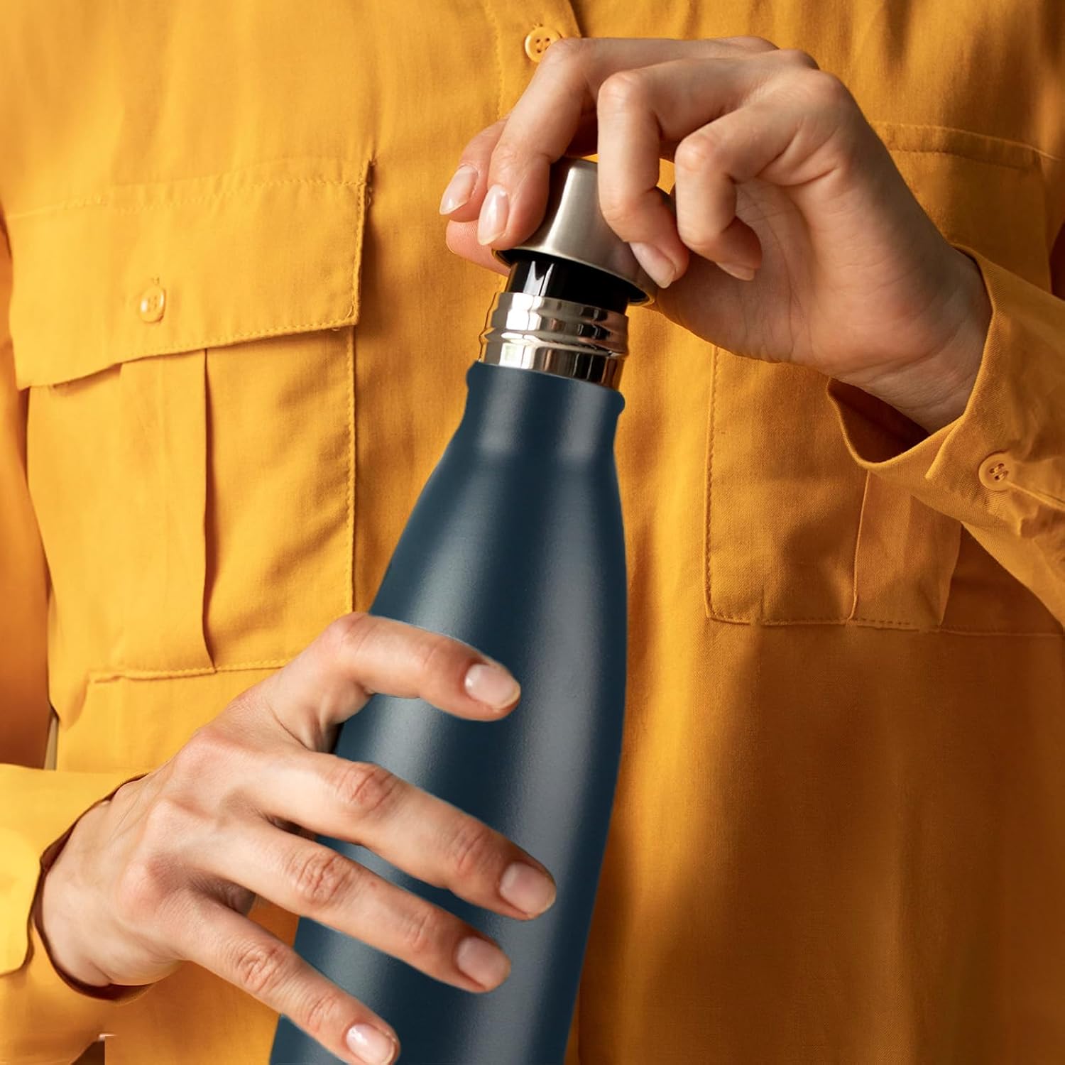 Mont-Clair H2O 1L stainless steel vacuum insulated water bottle, BPA-free, leakproof, keeps drinks hot 12h and cold 24h, blue