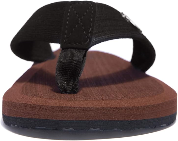 NewDenBer men's and women's plush flip flops in UK size 11, lightweight EVA summer beach sandals, soft and comfortable for warm weather.