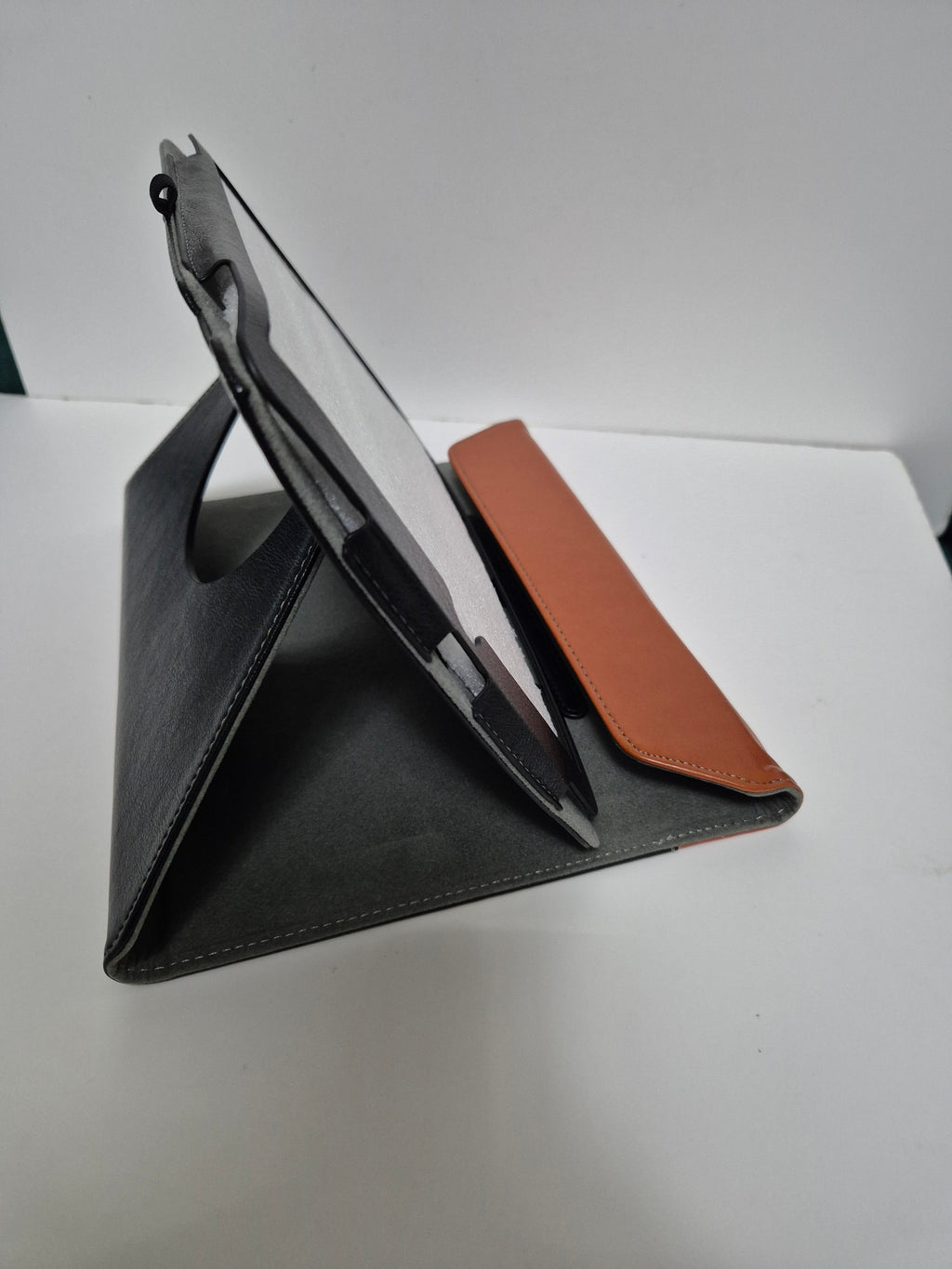 Brand New Barn Find! ✨ 360° Rotating Case for iPad 10.2" 9th/8th/7th Gen (2021-2019) | Shockproof Stand Cover with Auto Wake/Sleep | Brown Black