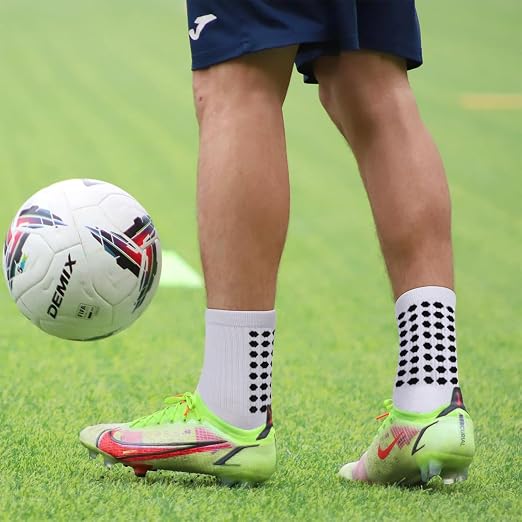 Zuimei 4 Pairs Kids Size 5-7 Football Grip Socks - 2 Black + 2 White Anti-Slip Football Socks