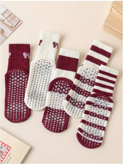 Zuimei 5 Pairs Womens Non Slip Yoga Socks UK 4-7 - Pilates Grip Socks with Bow, Striped Mid-Calf, Burgundy & White