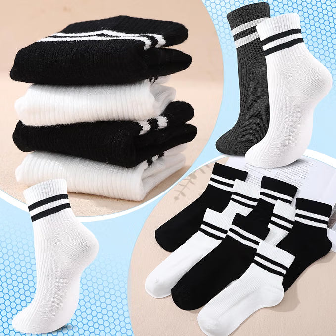 Zuimei 8 pairs women's striped cotton ankle socks in black and white, breathable sport crew socks for UK sizes 4.5 to 7.