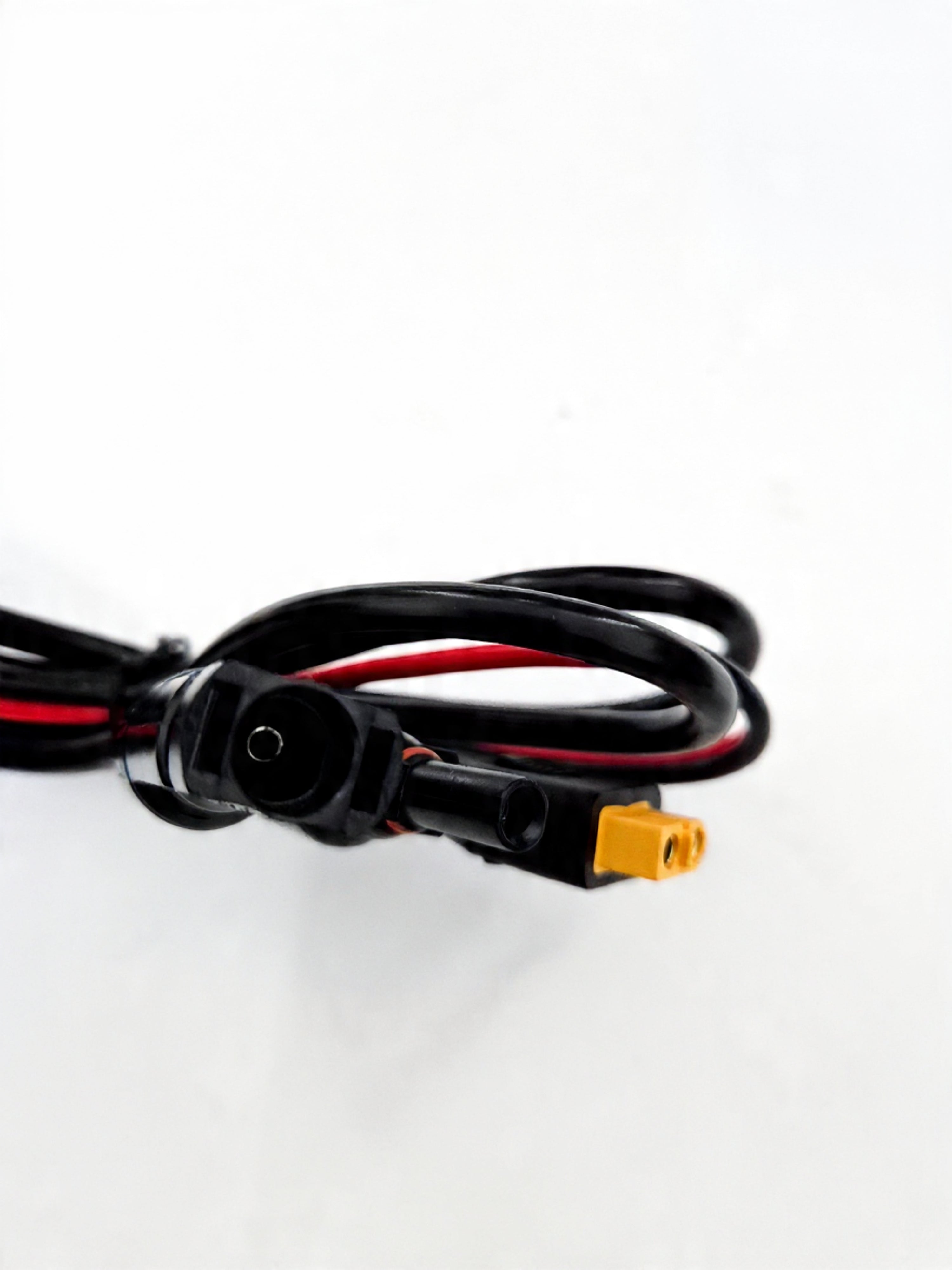 Riieyoca 18awg & 14awg solar to XT60i-f adapter cable, 1.7m waterproof IP68, for portable power stations and solar generators
