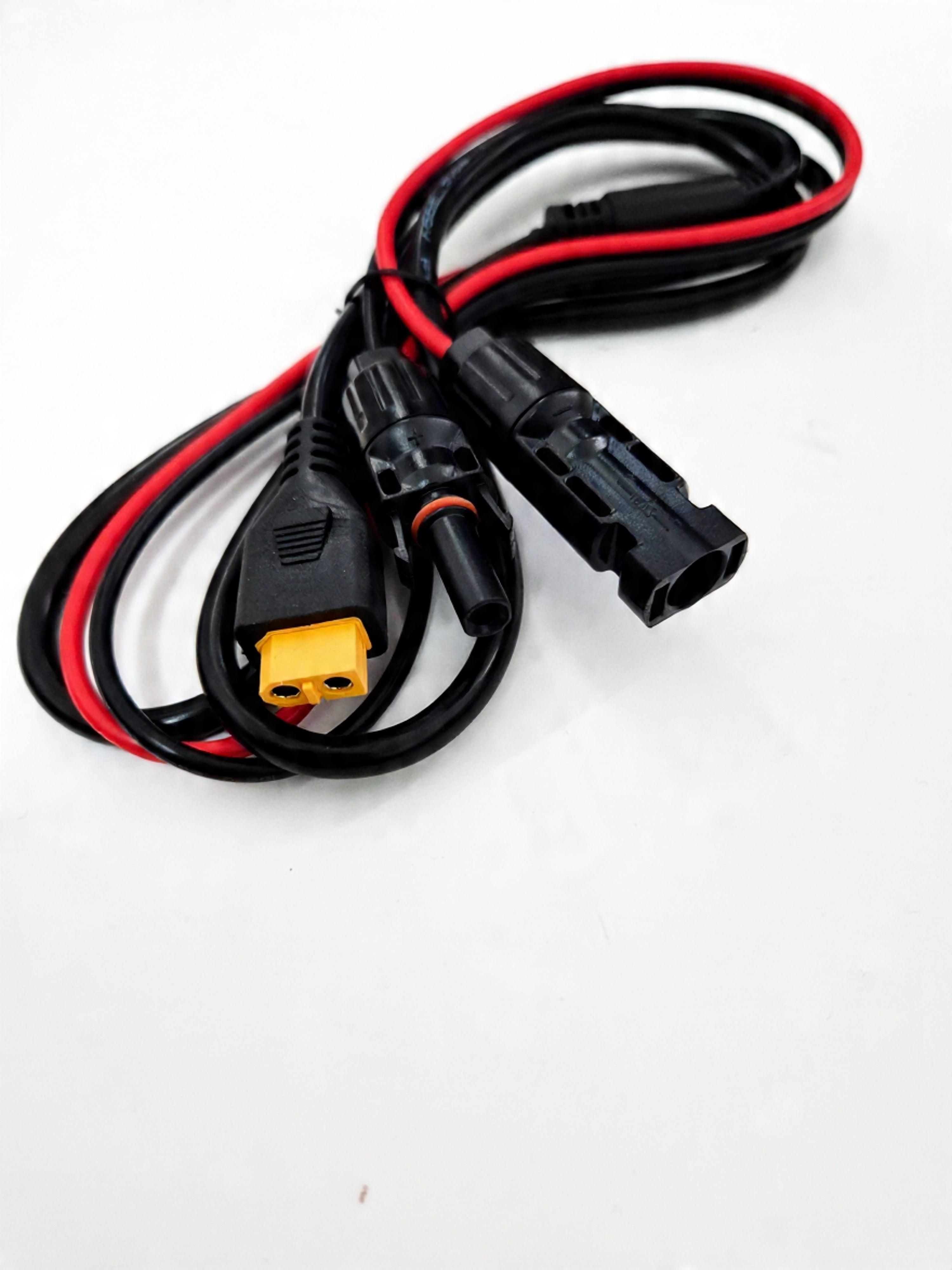 Riieyoca 18awg & 14awg solar to XT60i-F adapter cable, 1.7m, waterproof IP68, for portable power stations and solar generators.