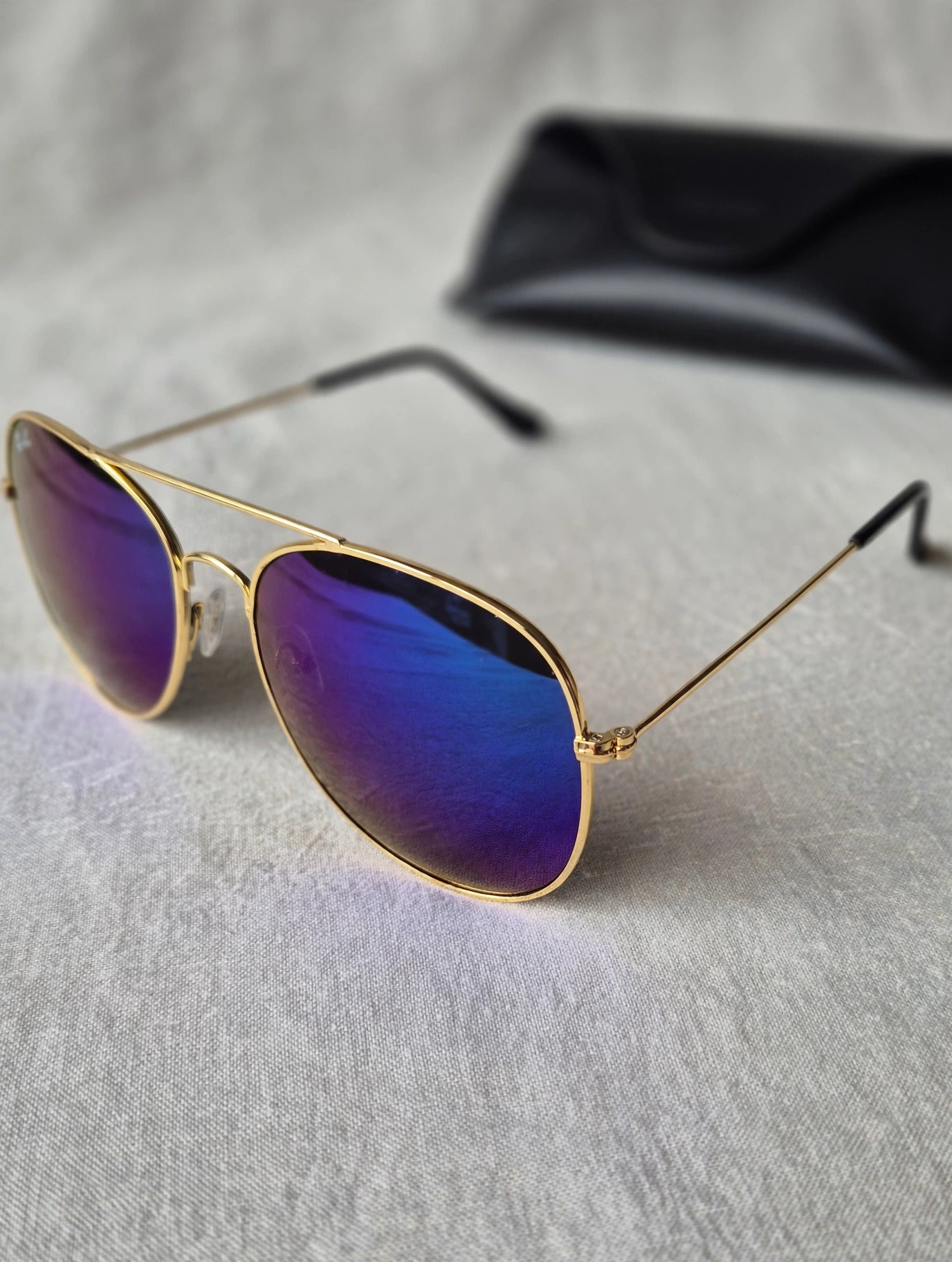Zeta, Blue Mirror Polarized Aviator Sunglasses - Classic Pilot Style Gold Metal Frame - UV Protection